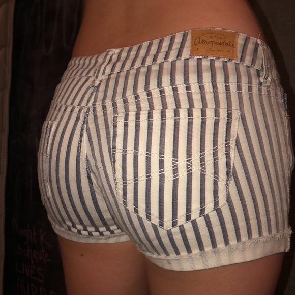 STRIPED SHORTS - Picture 2 of 4